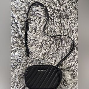 ✨NEW ✨Michael Kors medium cross bag Black with Silver chain! Never worn!